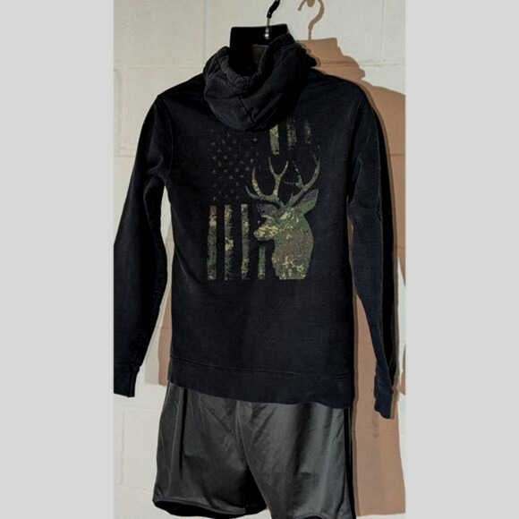 Port & Company Black Hoodie Deer American Flag Graphic Pullover Sweatshirt Small - Picture 3 of 5
